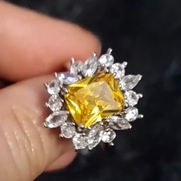 Jewelry - 🎉 HP 🎉 Stunning 925 Sterling Silver Yellow Sapphire Ring